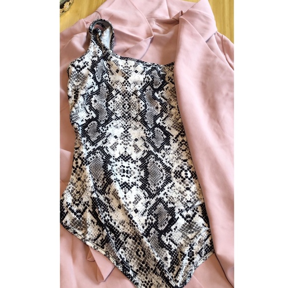 Baby Pink Blazer - Picture 8 of 8